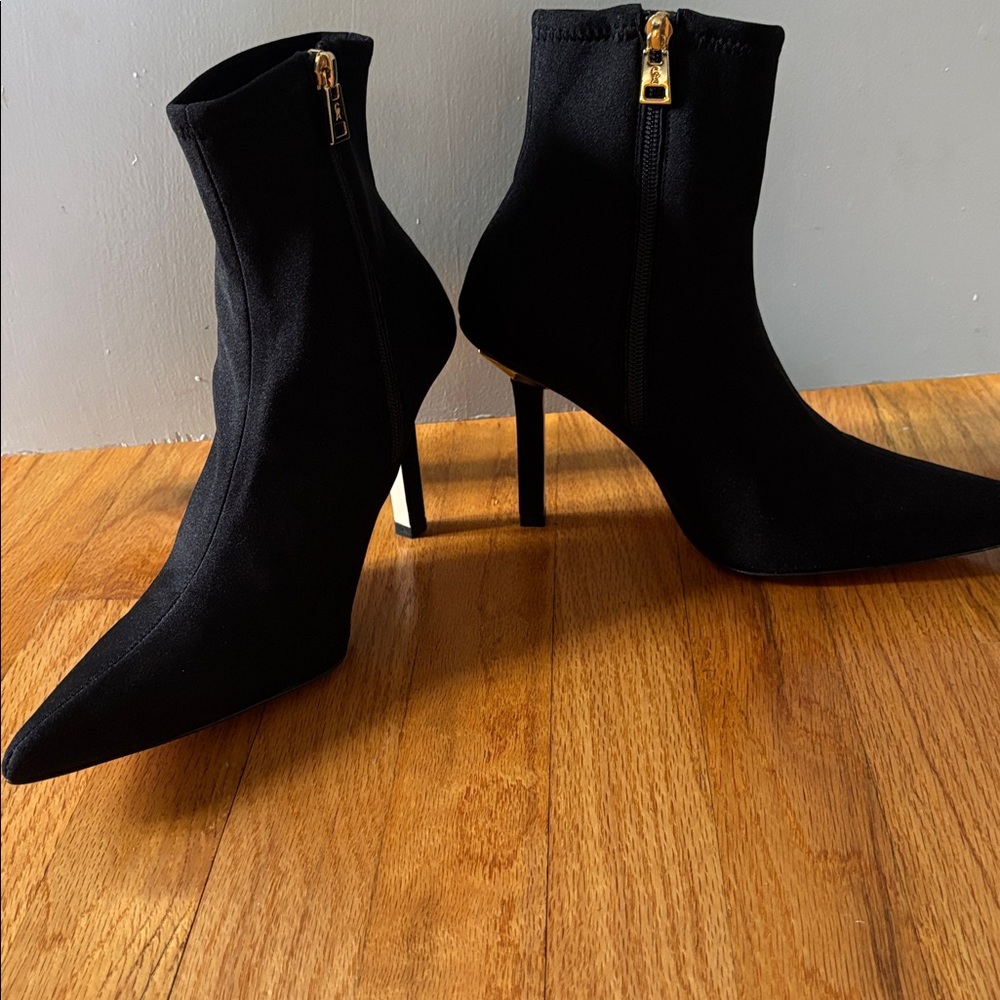 Good American Neoprene Ankle Heeled Booties Women’s Size 9 Black Fitted - Picture 2 of 9